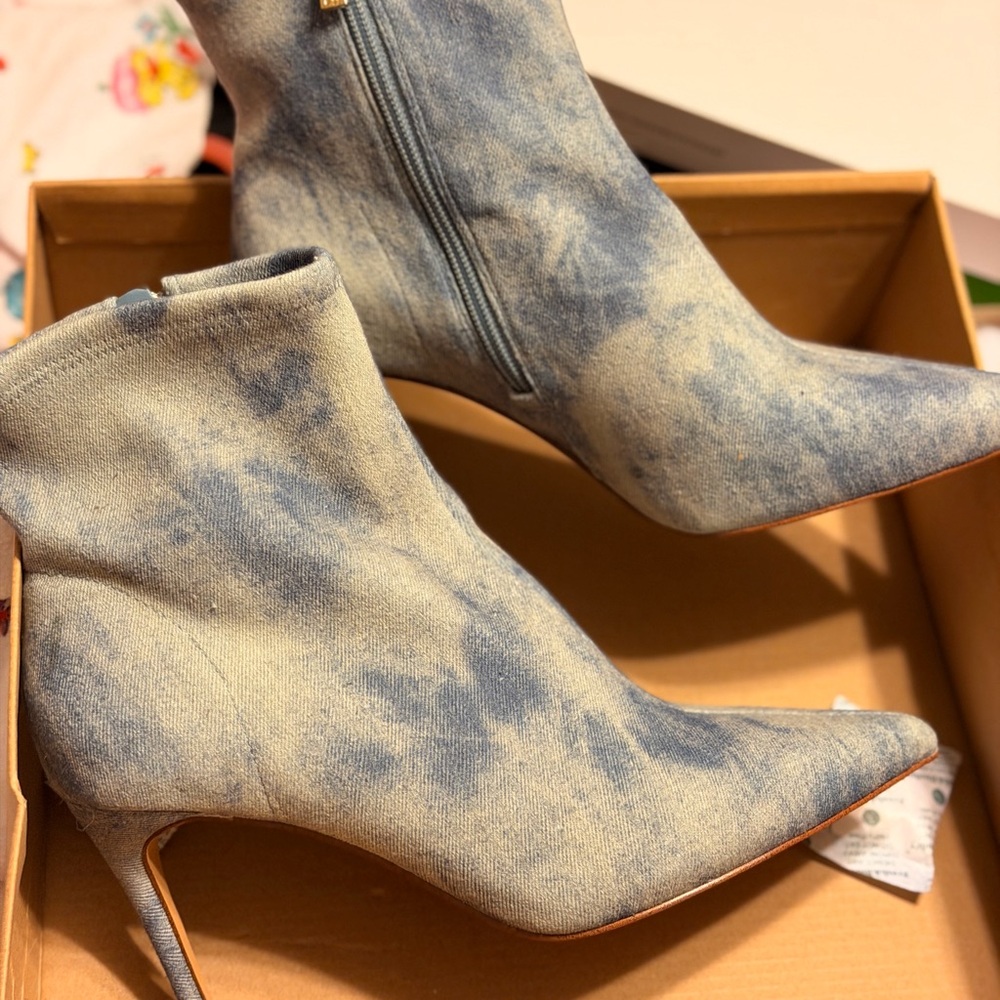 Jessica Simpson Semaja booties